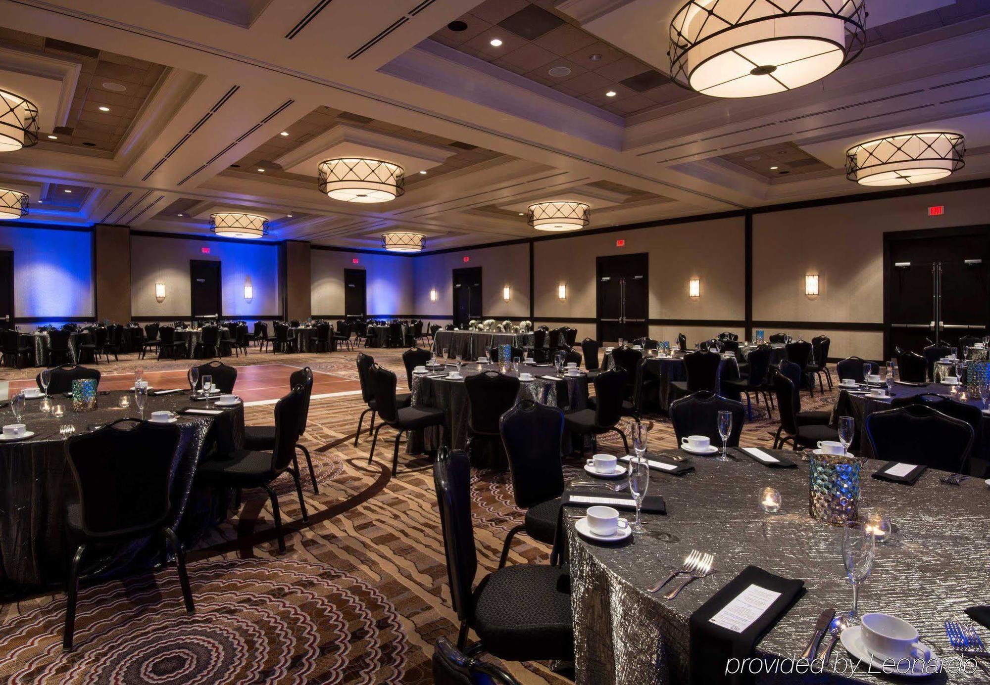 Wichita Marriott Hotel Exterior photo